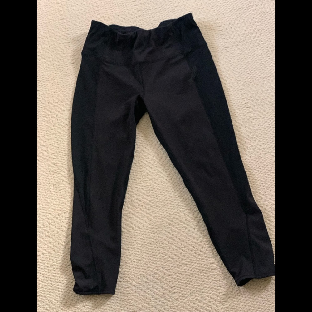 Lululemon On Your Mark crop (23”) in black